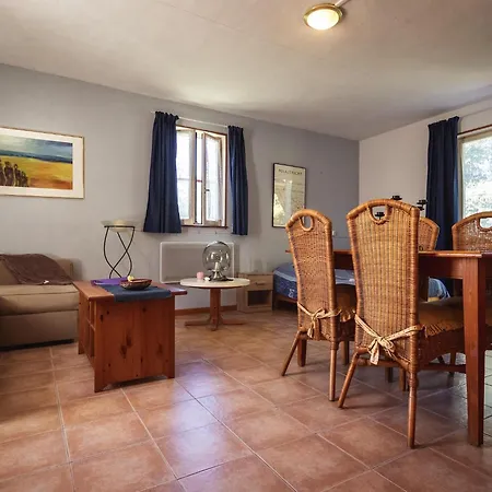 Cozy Retreat In Vezac, Cleaning Included ヴェザック